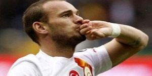 Gezi ye bir destek de Sneijder dan