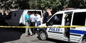 İstanbul da büyük soygun: Zırhlı araçtaki paraları çaldı