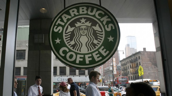 Starbucks ın piyasa değeri 12 milyar dolar azaldı