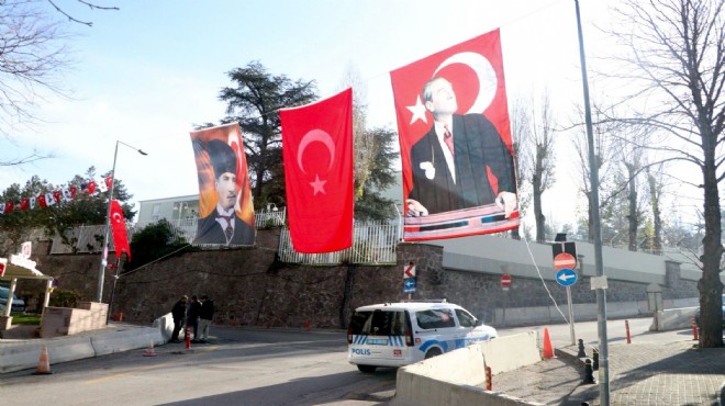 Suudilere bayrak ve İzmir Marşı ile tepki!