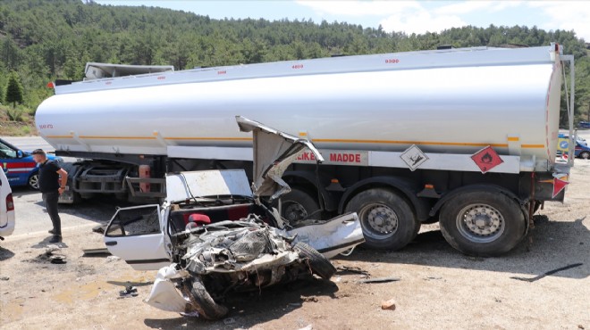 Tanker aracı altına aldı... Metrelerce sürükledi!