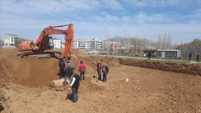 Temel kazısında ortaya çıktı... Antik döneme ait lahit bulundu!