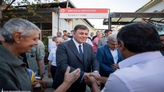Başkan Tugay, Kiraz ve Beydağ'daki yurttaşlarla bayramlaştı