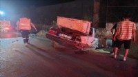 İzmir'de kaza: Otomobil sürücüsü yaralı!