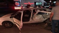 Manisa’da vidanjör ile otomobil çarpıştı: 3 yaralı