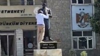 O ilde Atatürk heykeline çirkin saldırı!