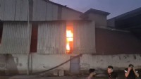 Trafo patladı: Fabrika alev alev yandı!