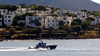 Yunan Sahil Güvenlik botu Bodrum kıyılarına kadar sokuldu