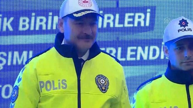 Trafik polislerinin yeni kıyafetlerini tanıtıldı