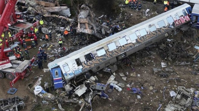 Tren kazasında ölenlerin sayısı 57ye yükseldi