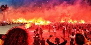 Gündoğdu’da sahne tribünlerin, söz taraftarın!