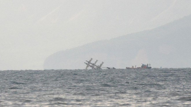 Tur teknesi battı: 73 kişi kurtarıldı