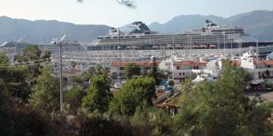 Marmaris Limanı na turist yağdı