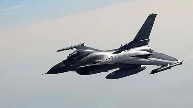 Türk F-16 larına Yunan uçaklarından taciz