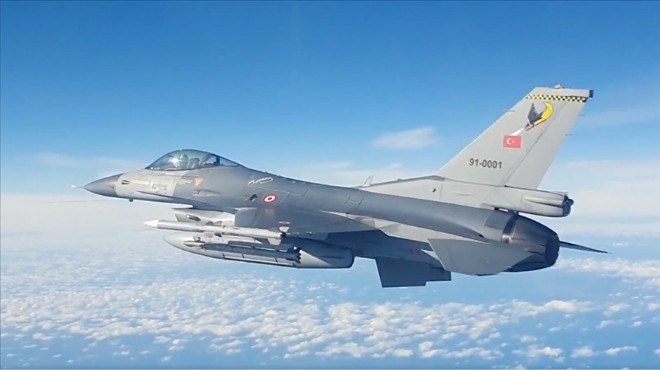 Türk savaş uçakları eğitim uçuşu yaptı