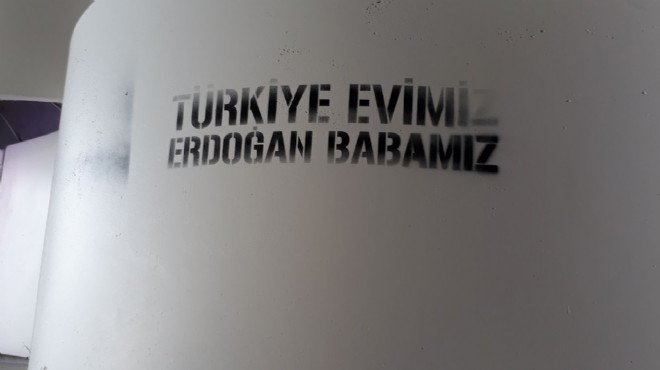 ‘Türkiye evimiz Erdoğan babamız’ rüzgarı İzmir’e de yansıdı!