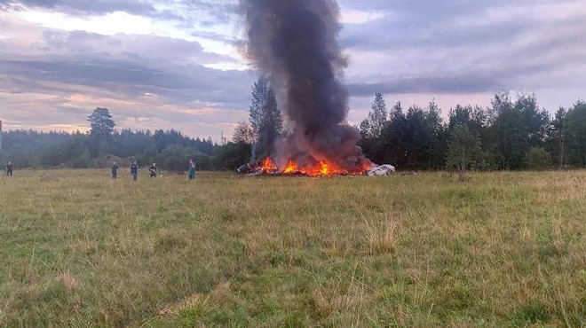 Tver de düşen uçağın enkazında 10 kişinin cesedi bulundu