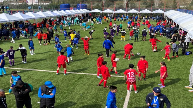 U12 Cup heyecanı 2 inci gününde... Geleceğin yıldızları İzmir de!