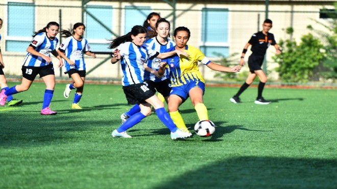 U13-U15 Kız Futbol Ligi nde ilk düdük çaldı