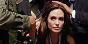 Angelina Cuma günü Türkiye de