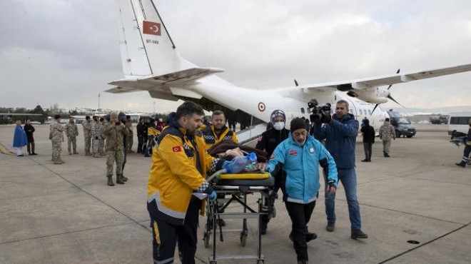 Uçak ambulanslar 900 ün üzerinde yaralıyı taşıdı