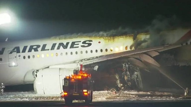 Uçaklar pistte çarpıştı: Beş kişi hayatını kaybetti