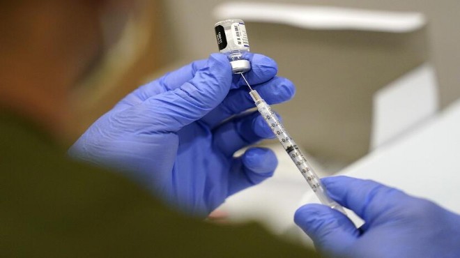 Uğur Şahin duyurdu: Omicron aşısı ertelendi