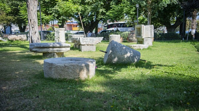 Vandallar arkeolojik eserlere saldırdı