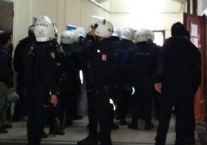 Flaş! İstanbul Üniversitesi ne polis girdi: 13 gözaltı
