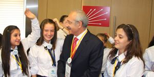 Çocuk Senatosu Kılıçdaroğlu nu ziyaret etti