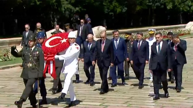 YAŞ üyeleri Anıtkabir i ziyaret etti