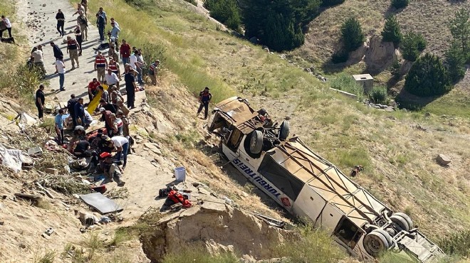 Yolcu otobüsü viyadükten düştü: 7 ölü, 22 yaralı