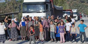 Muğla da kadın ve çocuklar yol kapattı