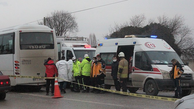 Yolun karşısına geçiyordu... Sürücü kursu minibüsü hayatından etti!