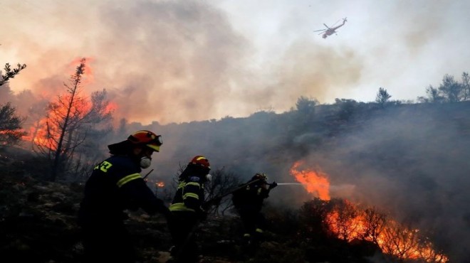 Yunanistan da büyük yangın: Bazı bölgeler tahliye edildi