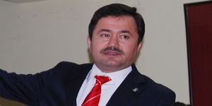 AK Parti Çiğli Başkanı Yılmaz: İmam değilim!