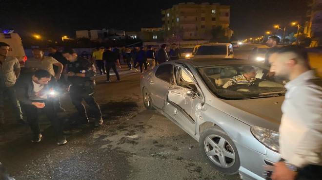 Zırhlı polis aracı ile otomobil çarpıştı: 3 yaralı