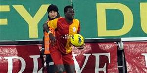 Çarşı Eboue için siyahi olacak